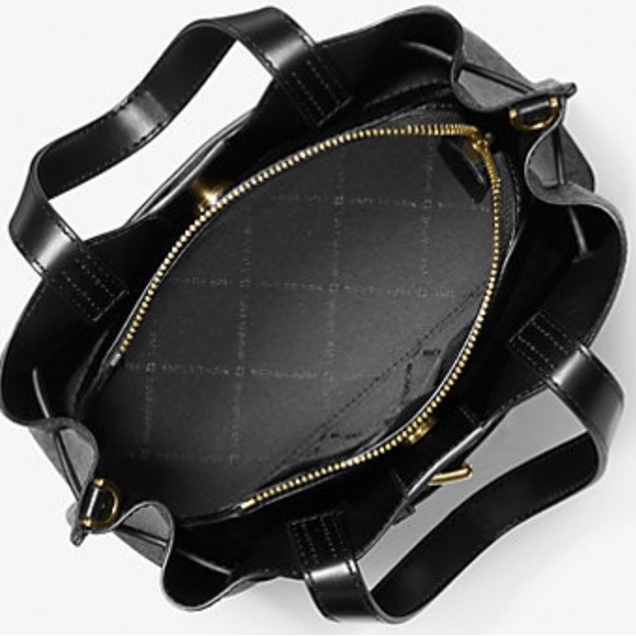 MICHAEL KORS OUTLET
Emilia Small Logo Satchel BLACK SIGNATURE COLOR - Picture 13 of 16